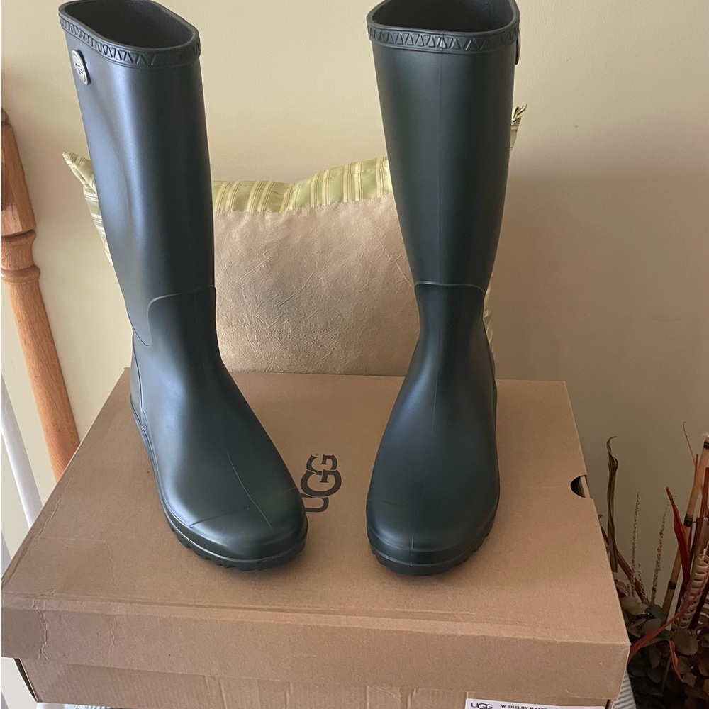 UGG Olive Green Shelby Matte Tall Rain Boots NIB - Picture 3 of 9